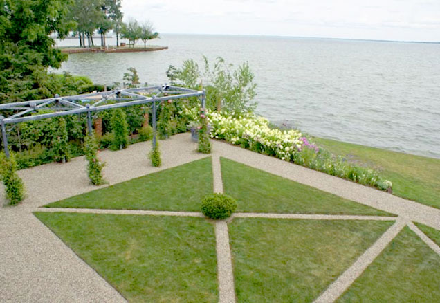 Grosse Pointe  Garden at Detroit International APLD Conference